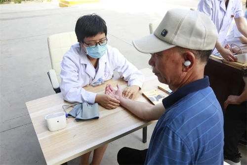 濮陽市綜合養(yǎng)老服務(wù)中心大型義診活動 服務(wù)百姓健康，提升養(yǎng)老服務(wù)質(zhì)量